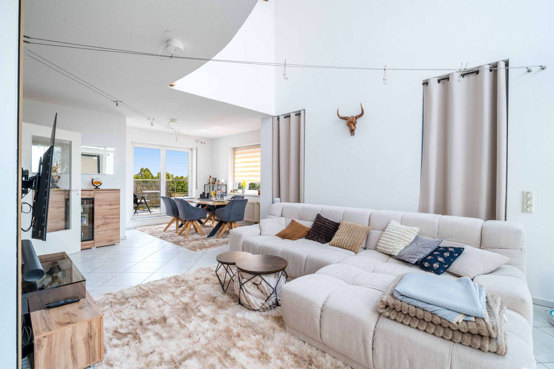 Exklusiv! Großzügige 2,5-Zimmer-Maisonette-Eigentumswohnung mit traumhafter Galerie
